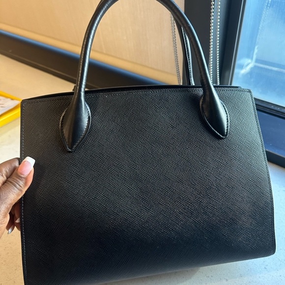 Prada Black Saffiano Leather Medium Monochrome Tote Bag - Picture 2 of 8